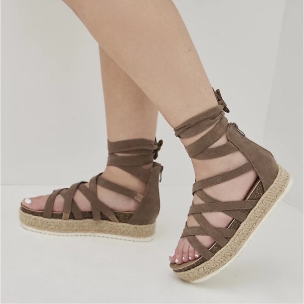TORRID WIDE WIDTH STRAPPY FLATFORM SANDALS